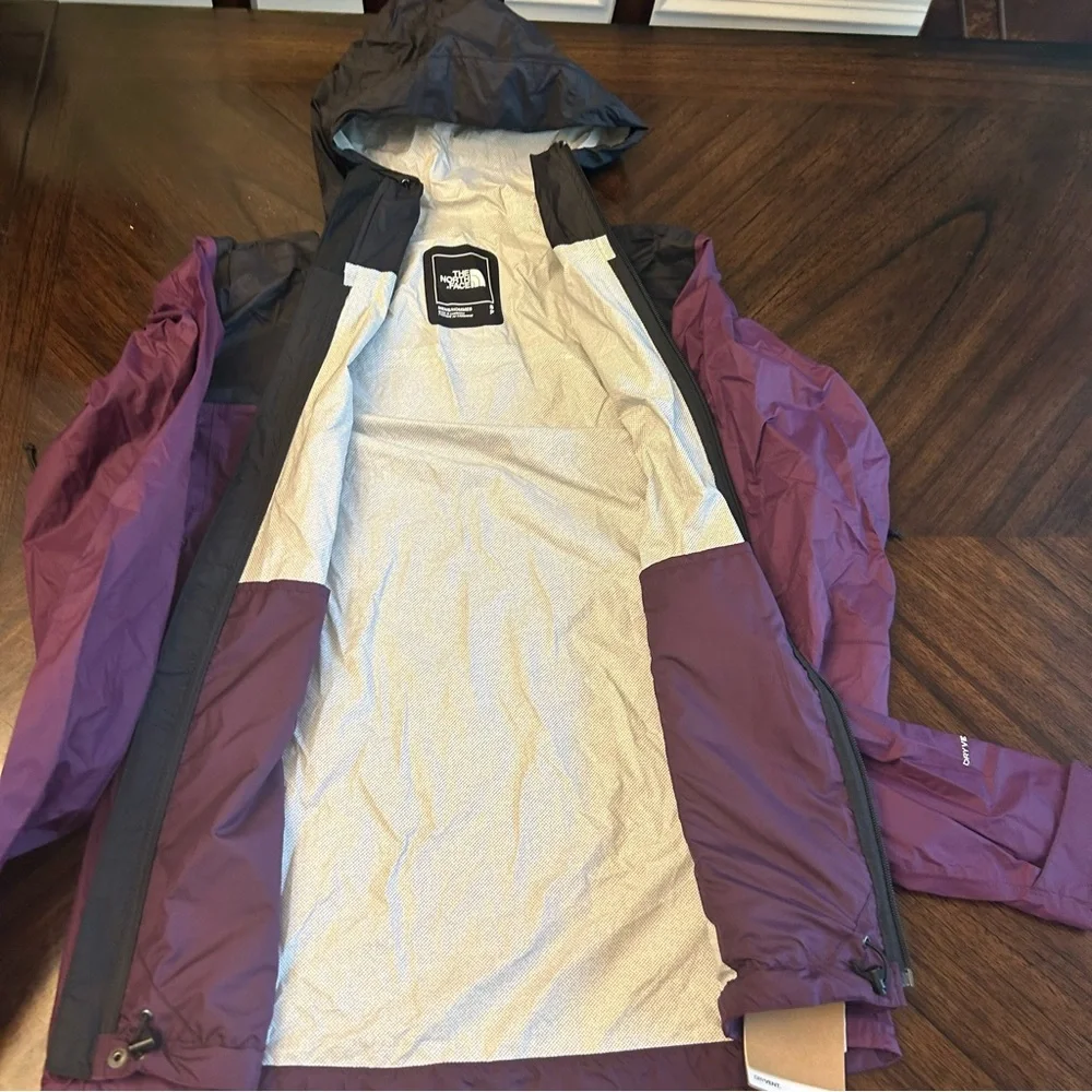 The North Face Men’s Venture 2 Waterproof Hooded Rain Jacket, Boysenberry New